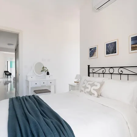 Jacuzzi Penthouse With Large Terrace & Views Apartment Marsalforn